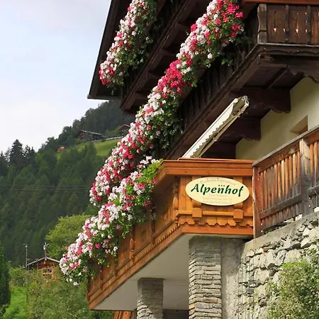 Alojamento de Acomodação e Pequeno-almoço Alpenhof 3*