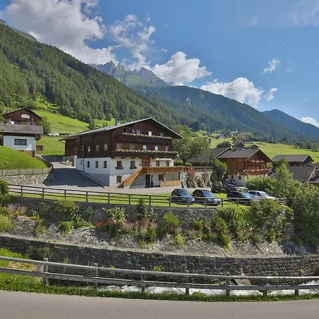 Alojamento de Acomodação e Pequeno-almoço Alpenhof
