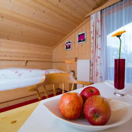 Alojamento de Acomodação e Pequeno-almoço Alpenhof 3*